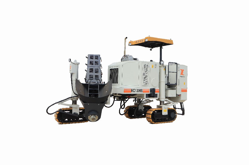 NC1300S Slipform Paver