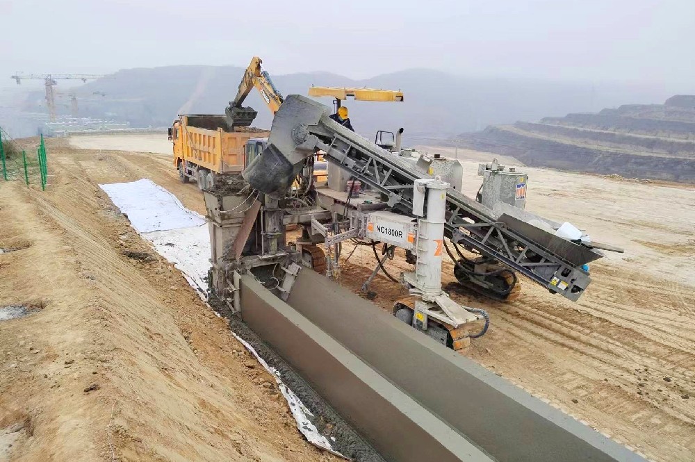 Rental construction of concrete slipform paver